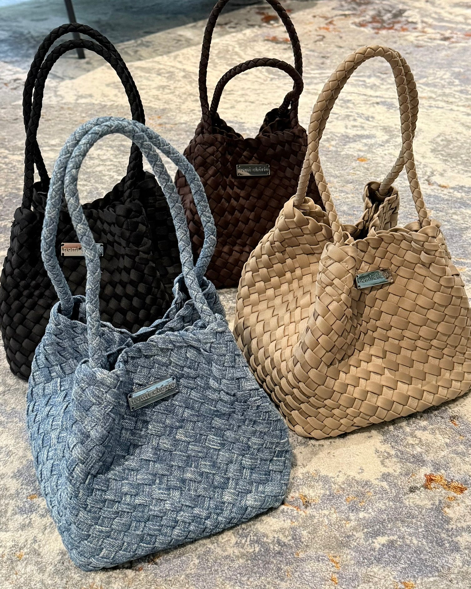 Arula Mini - Black