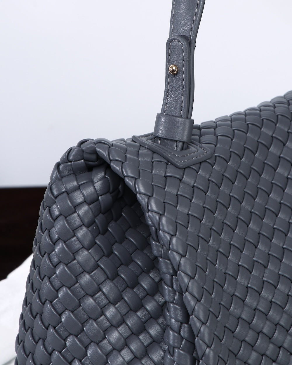 Essence - Grey
