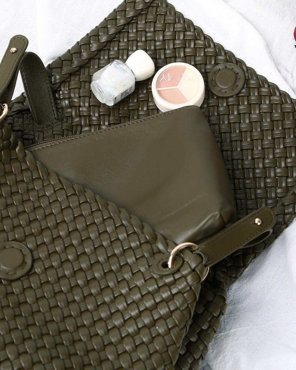 Essence - Olive