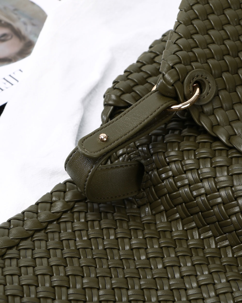 Essence - Olive