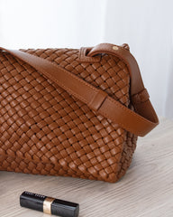 Essence - Brown